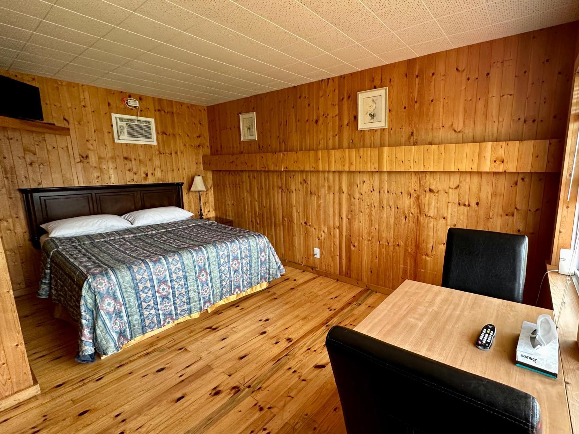 The Waterfront Motel Grand Barachois Exterior foto