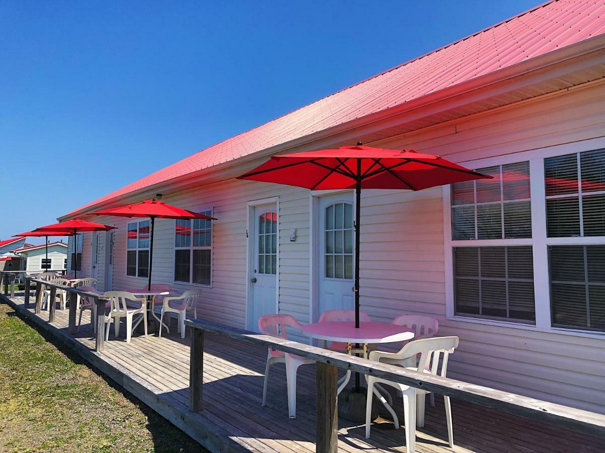The Waterfront Motel Grand Barachois Exterior foto